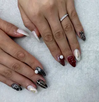 ネイル *RAIMU* HOLOGRAMのネイルデザイン