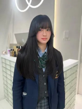 ロング GAGA AMIKAのヘアスタイル