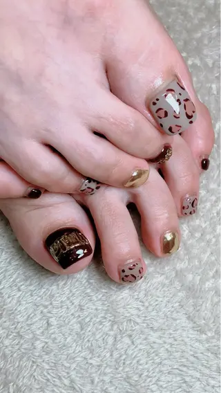 ネイル haleyume所属・shino🌟 痛ネイルのネイルデザイン