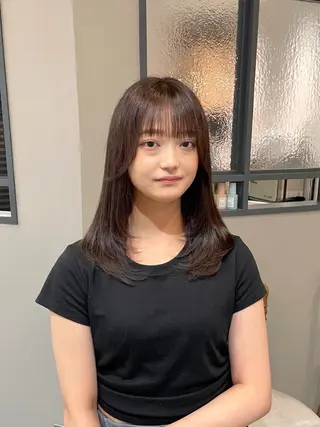 セミロング カラー 西村 れいのヘアスタイル
