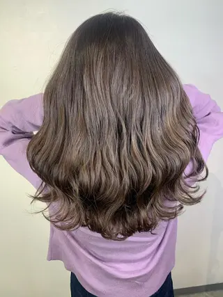 セミロング ＿WHITE鳳店 アンダーバーホワイトのヘアスタイル
