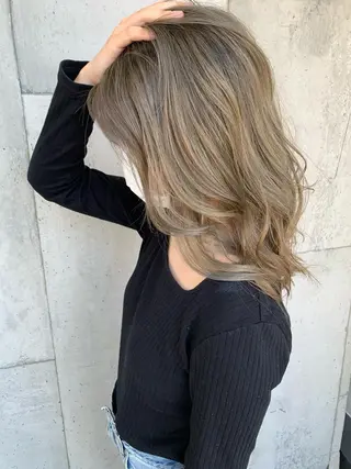 ミディアム カラー Mikuri 【Little】のヘアスタイル