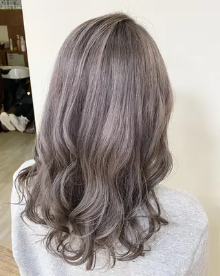 カラー SALOWIN栄 高須大貴のヘアスタイル
