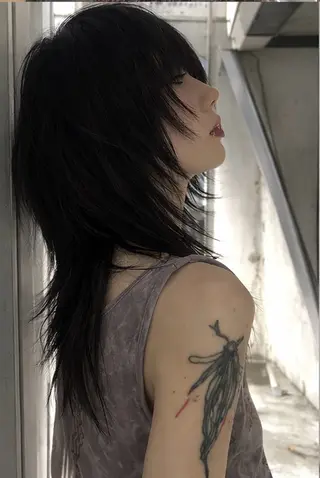 ミディアム レイヤー×ハイトーン ×デザイン 啓太のヘアスタイル