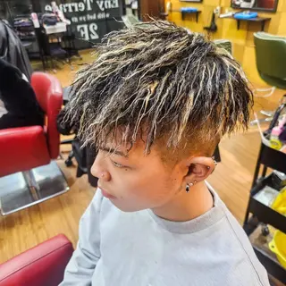 特殊パーマ 片山恭兵のヘアスタイル