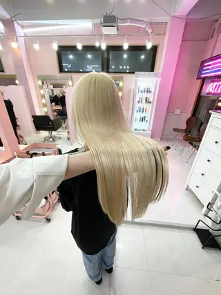 セミロング ❄️💛エクステ ブリーチ❄️yukiのヘアスタイル