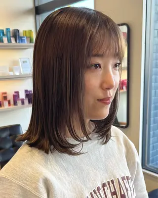 セミロング 韓国レイヤー/透明感 カラー🐈曾根高のヘアスタイル