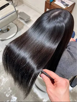 ロング ✨艶髪／透明感カラー ミユ💜のヘアスタイル