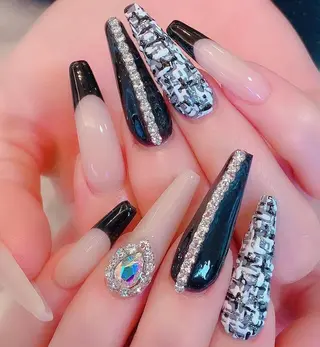 ネイル VIVIAN リサのネイルデザイン