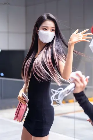 カラー 莉乃/縮毛矯正/髪質 改善/艶カラーのヘアスタイル