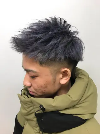 ショート カラー 藤中 隆悟のヘアスタイル