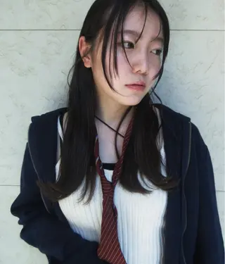 ロング 小長谷 夕菜のヘアスタイル