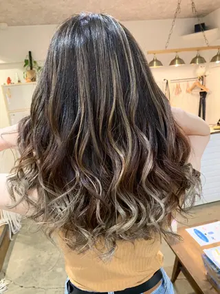 セミロング yoshihara yuukiのヘアスタイル