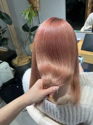ミディアム カラー 透明感ハイトーン🦄 キラ🌈のヘアスタイル