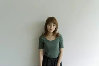 ミディアム カラー ツジガキ ユウスケのヘアスタイル