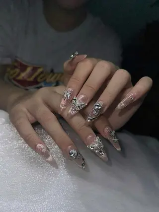 ネイル T.Lee Nail Lilyのネイルデザイン