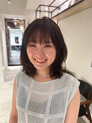 セミロング 暖色カラー 奥村陽花のヘアスタイル