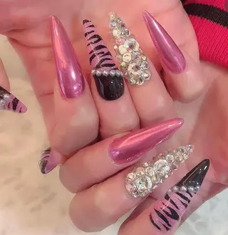 ネイル VIVIAN リサのネイルデザイン