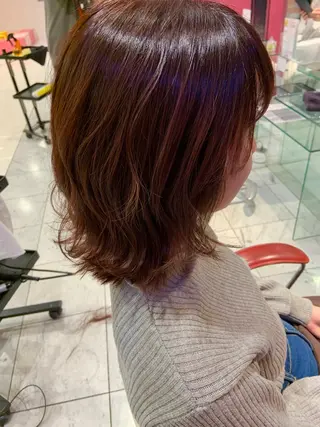 ミディアム yaya✂︎ 美髪/艶カラーのヘアスタイル