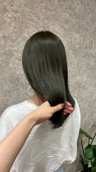 セミロング 暖色カラー/美髪矯正 /フクダ モエ🐿のヘアスタイル