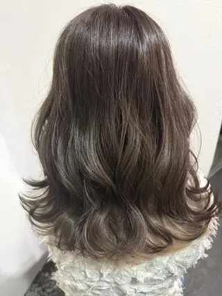 セミロング カラー 透明感color ハイトーン✨みくりのヘアスタイル