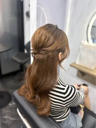 ロング ヘアアレンジ エクステ🩵ブリーチ 韓国ヘア🩵KAEのヘアスタイル