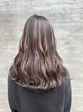 ロング カラー mana .のヘアスタイル