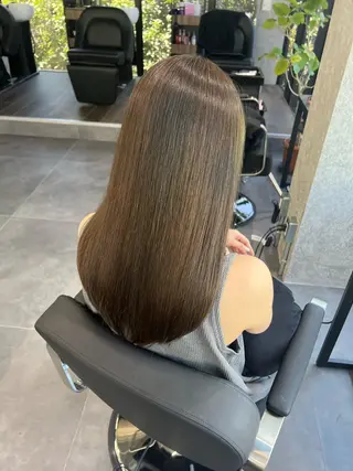 セミロング MEGRI 三軒茶屋【メグリ】のヘアスタイル