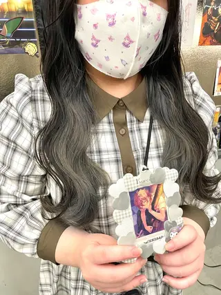 ミディアム カラー インナーカラー 推し ブリーチ  髪質改善のヘアスタイル