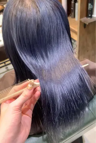ロング カラー ヘアアレンジ アニメ髪・ウルフ🦇 樋口莉夏のヘアスタイル