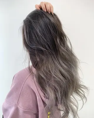 ロング カラー 薄田 珠美のヘアスタイル