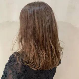 ショート カラー 堤 麻衣子のヘアスタイル