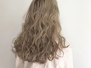 ロング カラー LadyBeetle 山本泰史のヘアスタイル