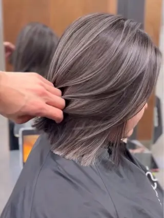 ミディアム カラー ハイライト、レイヤー カット/西梅田/中西のヘアスタイル