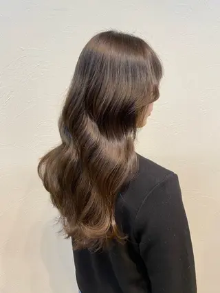 ロング カラー ユウリ YURIのヘアスタイル