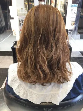 カラー セミロング ブリーチ/ヘアケア/ 艶髪/イギチハルのヘアスタイル