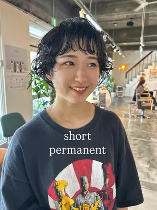 ショート パーマ shiho/レイヤー /透明感カラーのヘアスタイル