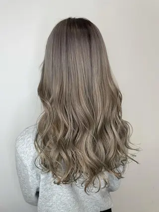 ロング 手島 カミラのヘアスタイル