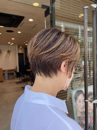 ショート カラー 似合わせ レイヤー須川のヘアスタイル