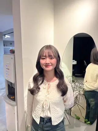 ロング カラー 本木下朋花/髪質 改善×ダブルカラーのヘアスタイル