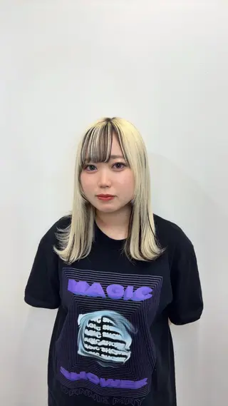 ミディアム 心斎橋/プルエクステ ハイトーン/カットのヘアスタイル