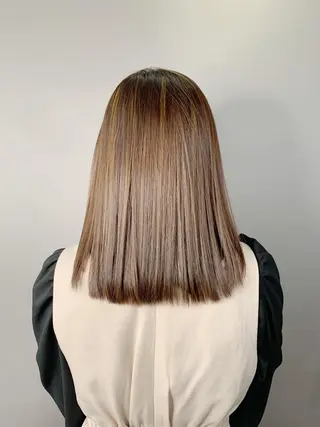 ミディアム カラー 福森 みずきのヘアスタイル