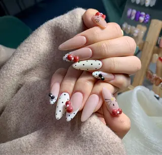 ネイル Rina 東口ネイルサロンもちのネイルデザイン