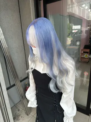 ロング カラー 2次元カラー/ ブリーチMANATOのヘアスタイル