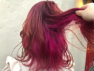 ミディアム M. YURIのヘアスタイル