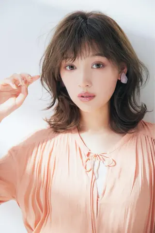 ミディアム 🎨インナーカラー が得意👍新垣⚜️のヘアスタイル