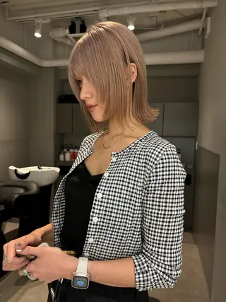 ショート ハイトーン/ ボブ 中村麟のヘアスタイル