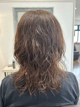 ミディアム 高木 瑶子のヘアスタイル