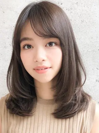 ミディアム ブリーチなし 透明感カラー/艶髪のヘアスタイル