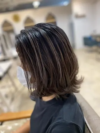 ミディアム カラー 饒平名 知也のヘアスタイル